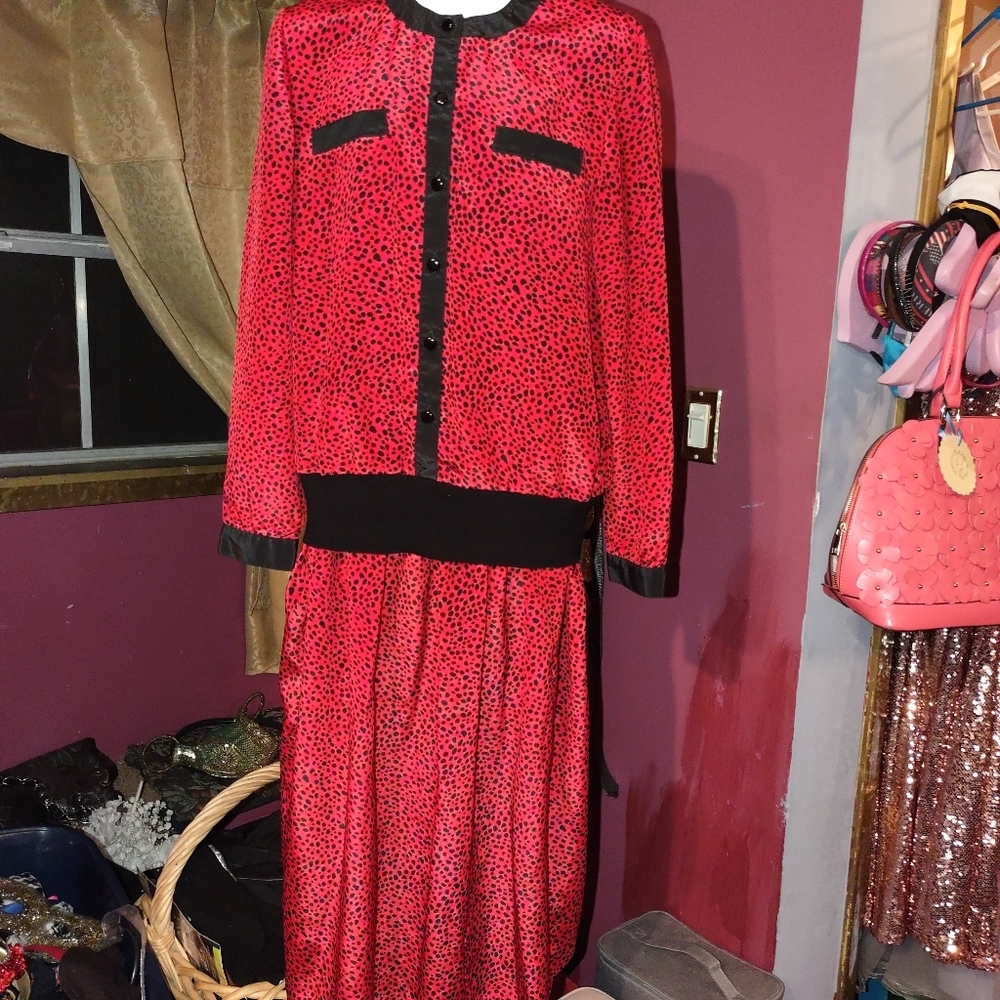 Leslie Faye Black & Red 2 Piece Blouse Skirt Set‎ 8P